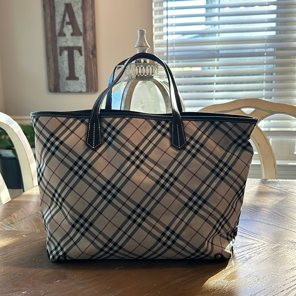 Burberry London Blue Label tote COA - Picture 1 of 16